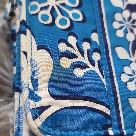 2/$20 Vera Bradley Mini Tri Fold Crossbody Bag - Picture 3 of 9